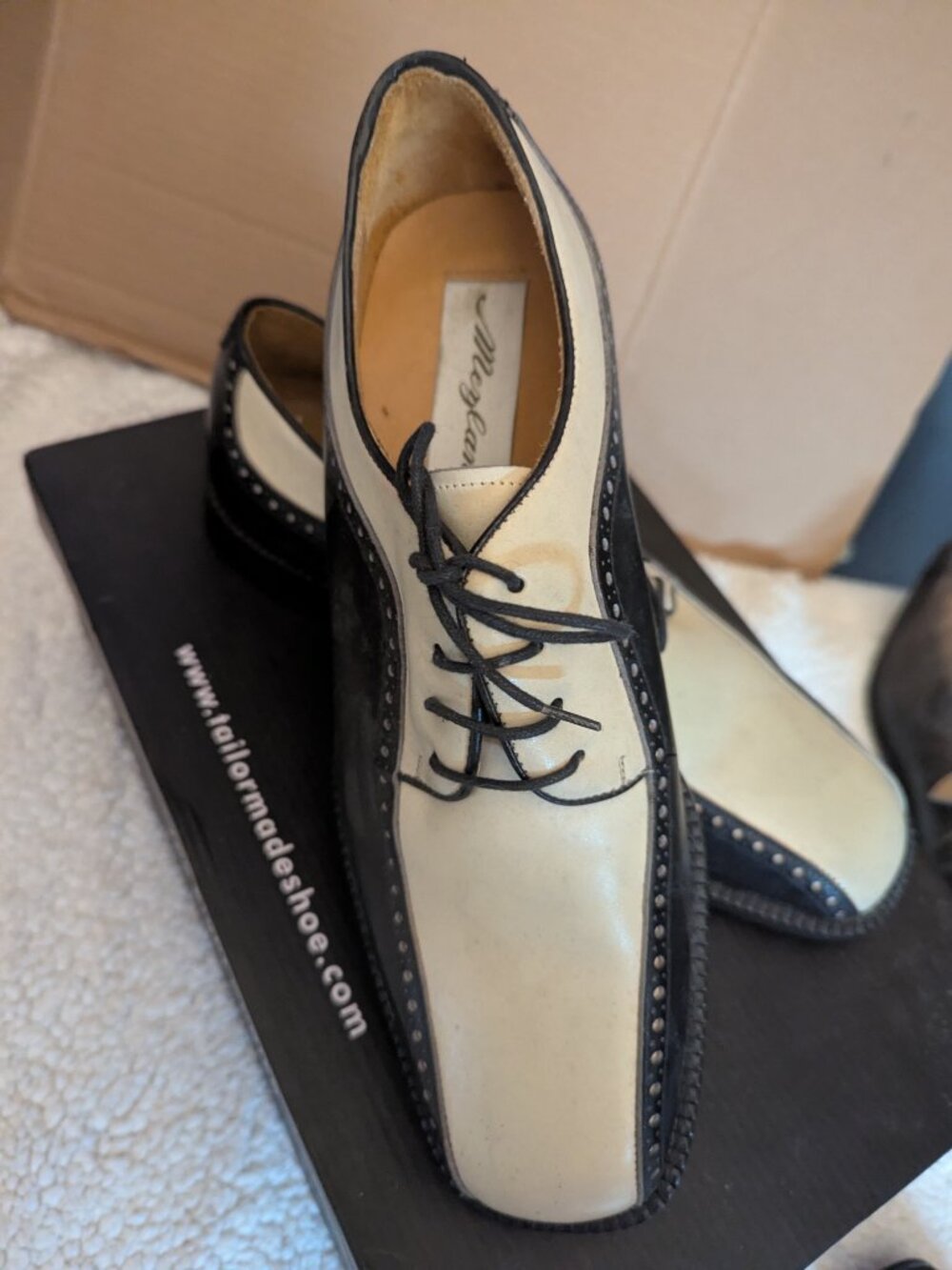 Mezlan Two Tone Men;s Shoes  Size 9